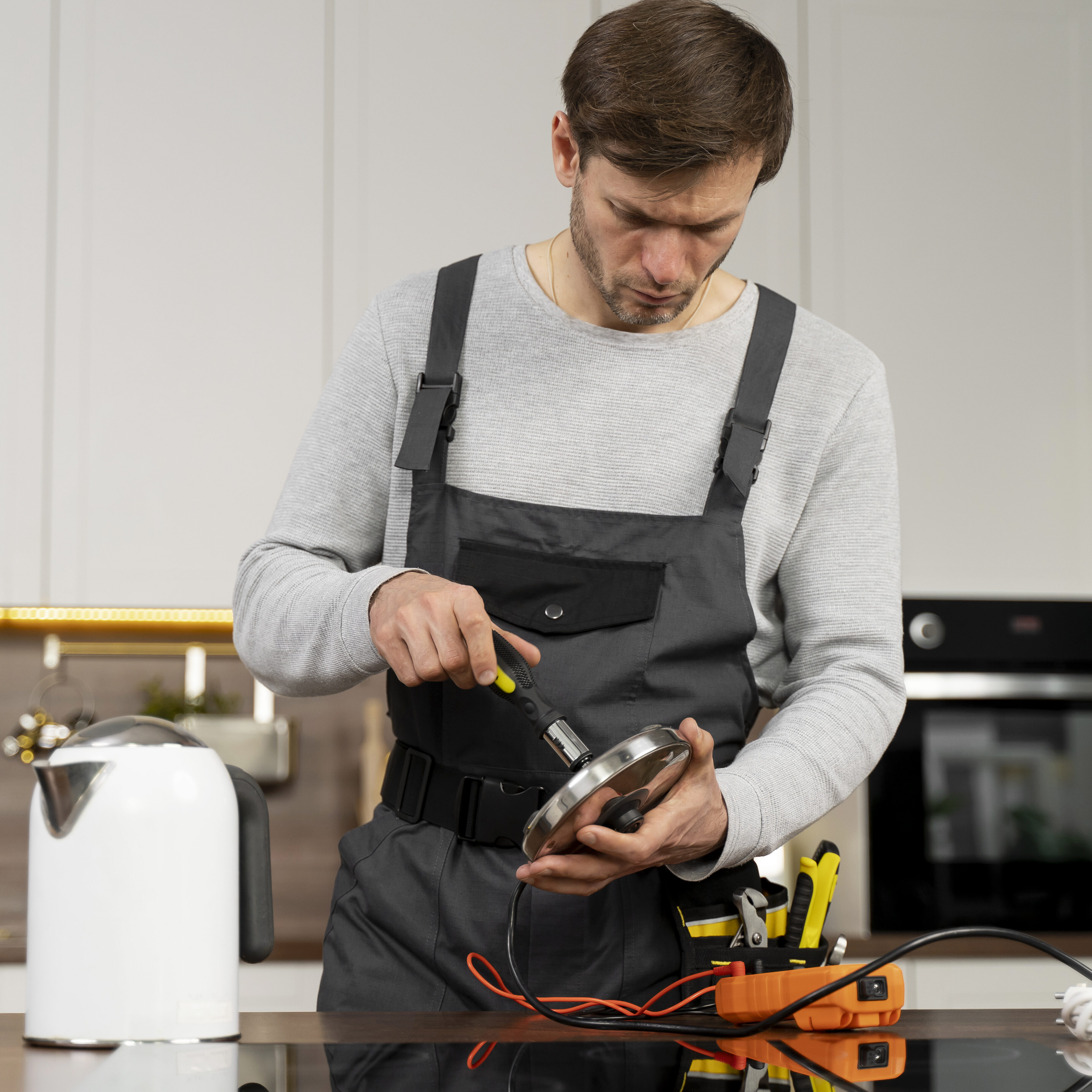 Why Lg Microwave Not Heating And Making A Clicking Noise: Quick Fixes