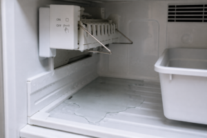 ice-maker-leaking-water.png